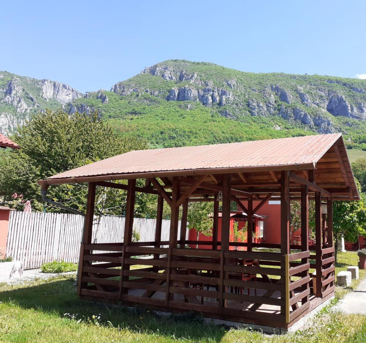 Pensiunea Belladonna Băile Herculane Exterior foto