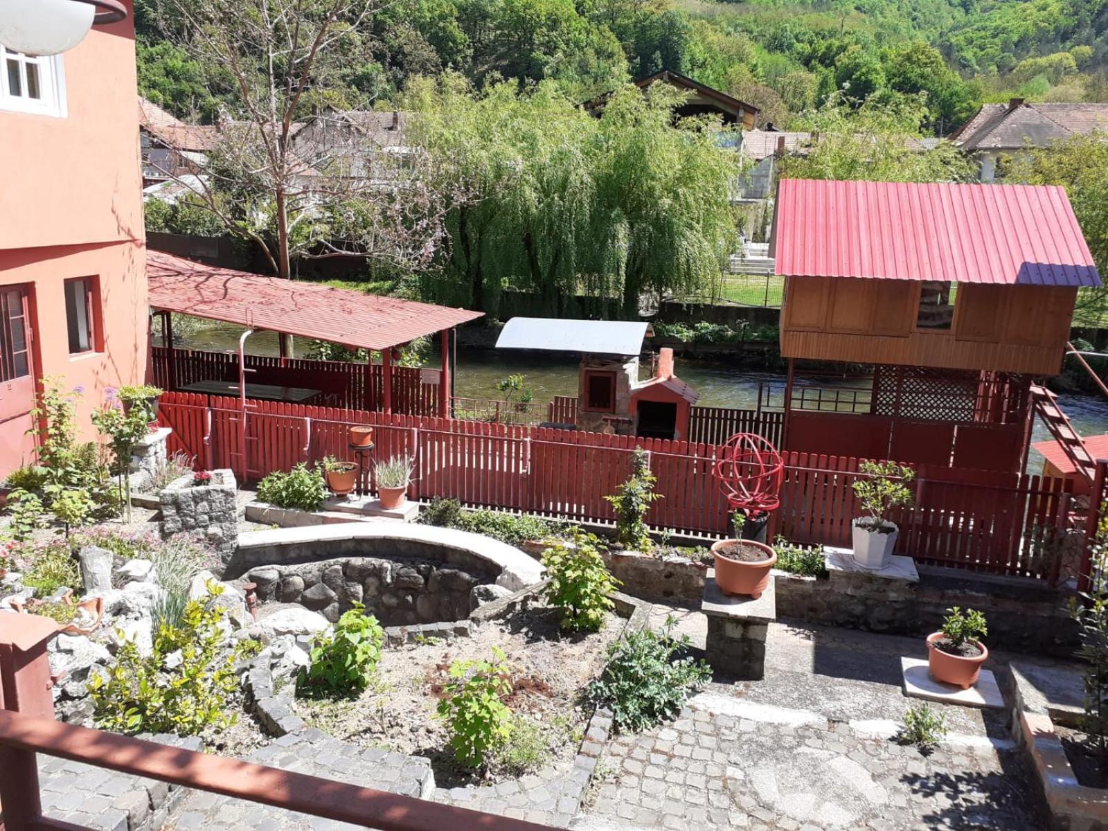 Pensiunea Belladonna Băile Herculane Exterior foto